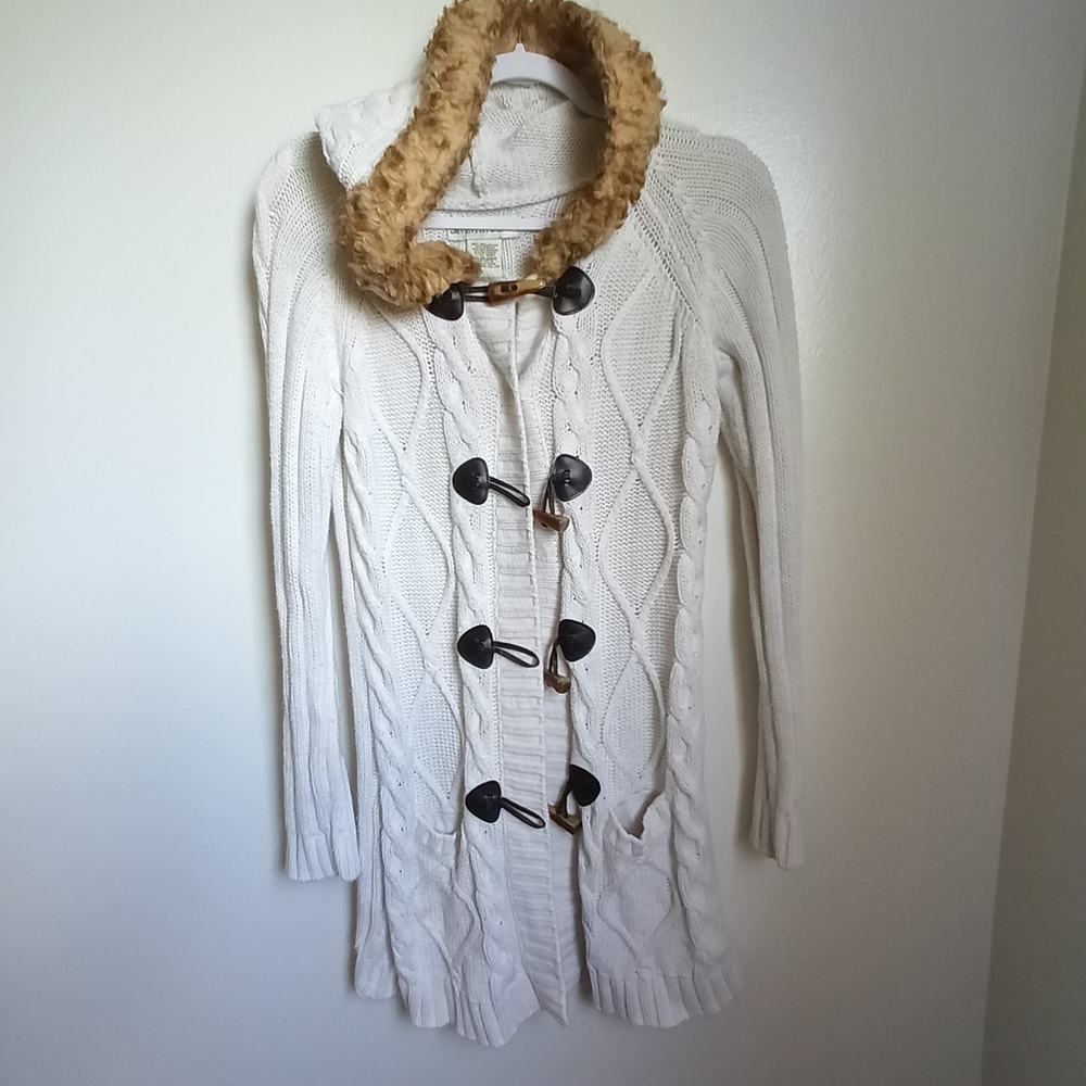 Elegant Cream Cardigan with Faux Fur Trim